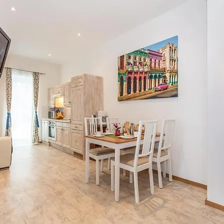 Haus Garten An Der Sonne * 니에데른실