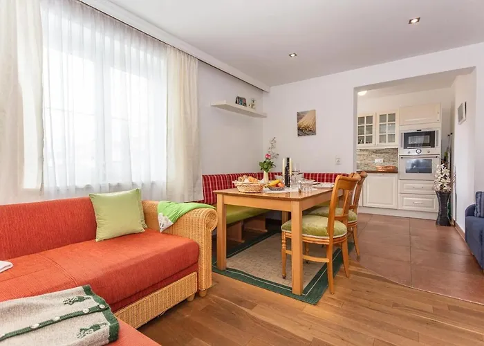 Haus Garten An Der Sonne 니에데른실